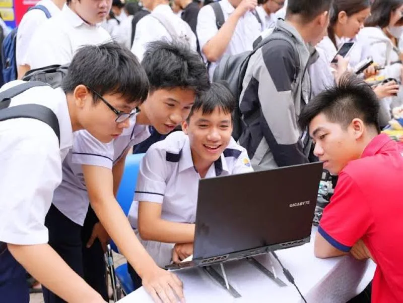 Giải mã nên chọn học ngành gì dễ xin việc trong kỷ nguyên số