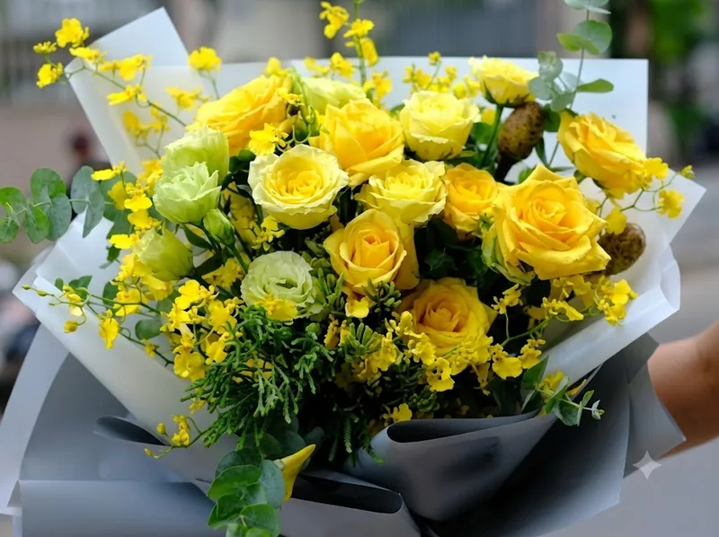 Hoa hồng vàng gửi gắm ý nghĩa của tình bạn, niềm vui và sự quan tâm
