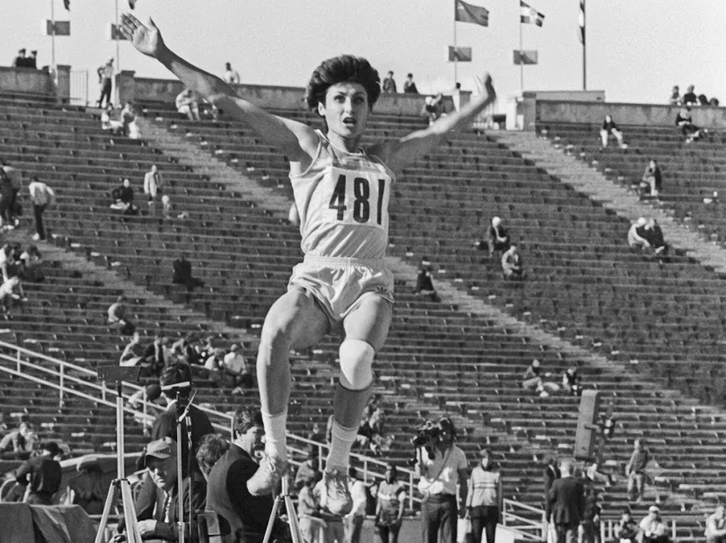 Galina Chistyakova lập kỷ lục nhảy xa nữ 7,52 mét năm 1988